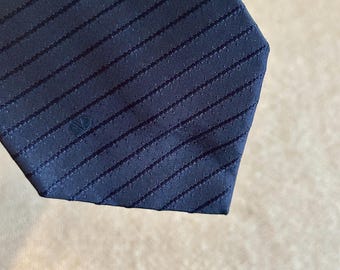 Vintage Valentino Pure Silk Necktie – Deep Blue Elegance Made in Italy