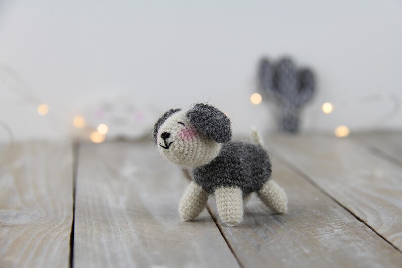 Mini Chien En Crochet Mini Chien Gris Et Blanc Mini Peluche Chien Chien Amigurumi Chien Crochet