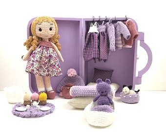 Valise ensemble Louise, poupée amigurumi au crochet avec accessoires, prêt à expédier / poupée au crochet fait main à vendre