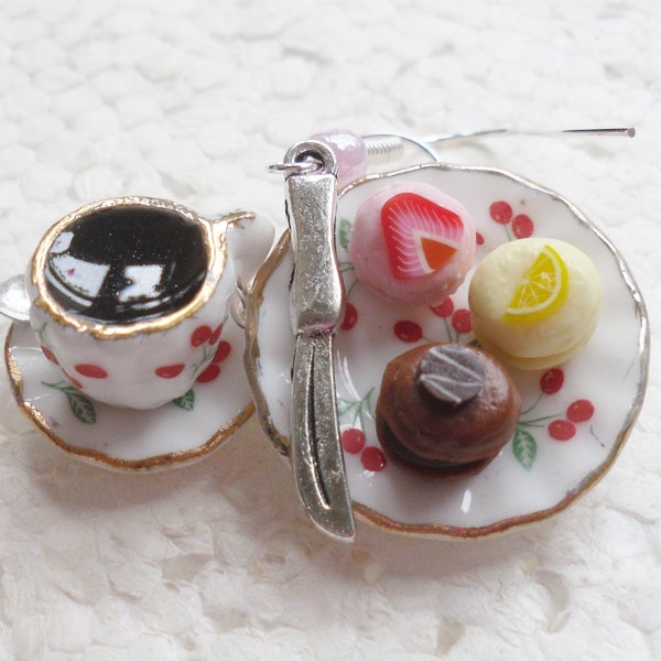 Kaffee und französische Macaron Ohrringe. Polymer Clay.