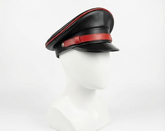 Gorra de motorista de cuero negro Muir: auténtica gorra de piel de oveja con visera y raya roja
