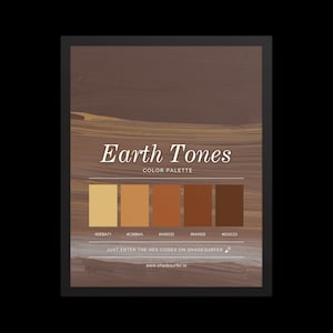 Op de afbeelding: Een ingelijst kleurenpalet getiteld "Earth Tones" met een bruine achtergrond. Het palet toont vijf kleurstalen in tinten geel, oranje en bruin. De tekst hieronder luidt "Just enter the hex codes on shadesurfer.io."
