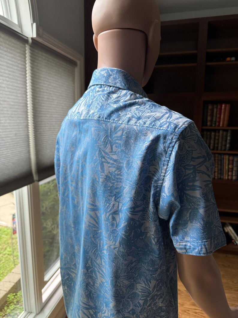 Robert Graham Blue Floral Hawaiian Camp Shirt Men's Medium M Classic image 3