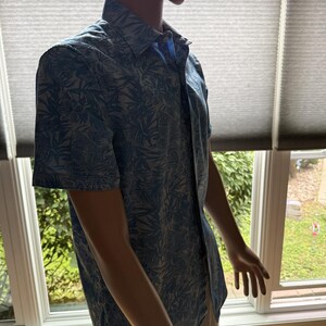 Robert Graham Blue Floral Hawaiian Camp Shirt Men's Medium M Classic image 4