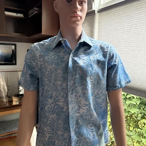 Robert Graham Blue Floral Hawaiian Camp Shirt Men's Medium M Classic image 1