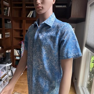 Robert Graham Blue Floral Hawaiian Camp Shirt Men's Medium M Classic image 2