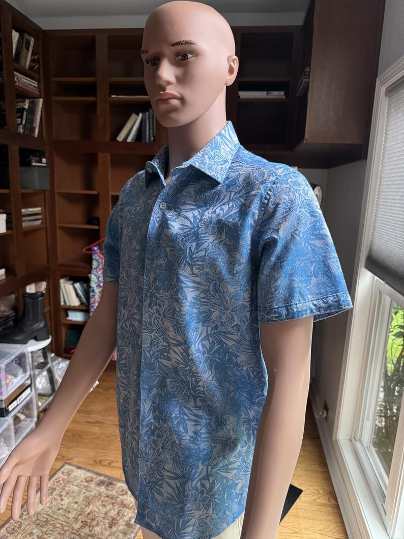 Robert Graham Blue Floral Hawaiian Camp Shirt Men's Medium M Classic image 2