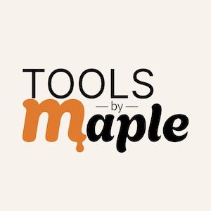 Pode incluir: O logotipo de "TOOLS by Maple" apresenta texto preto sobre um fundo creme. A palavra "TOOLS" está no topo, e "Maple" está em uma fonte laranja estilizada com um efeito de gotejamento. A palavra "by" está em uma fonte menor entre as duas palavras.