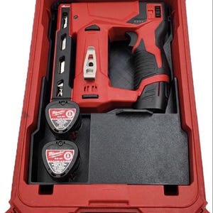 Inserto organizador para grapadora compacta Milwaukee M12 (2477-20)