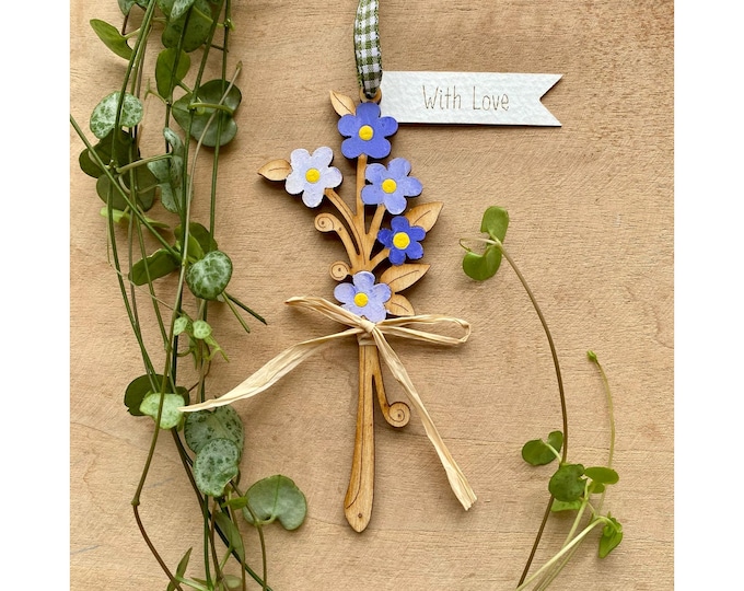 Wooden Flowers - A Pretty Forget me Not Decoration with Gift Tag