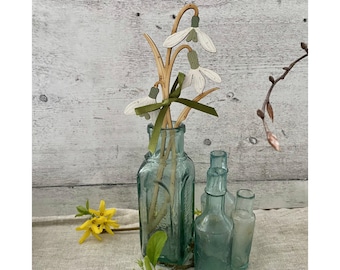 Wooden Flowers - A Snowdrop Favour Hand Painted Birchwood Decoration