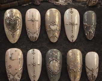 Victorian Relic – Antique Gold & Sacred Heart Press-On Nail Set
