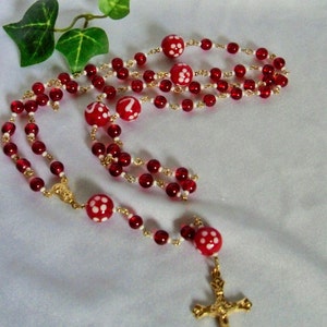 Weißer und roter Rosenkranz N-074