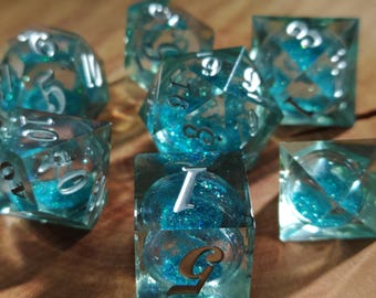 Liquid Core DND Würfel Set - Ozeanisch Teal Glitter Würfel für Dungeons und Dragons