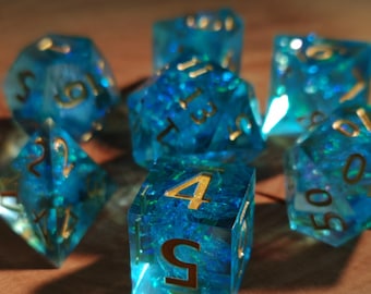 Ozean Blau Holographische Sharp Edge Würfel Set | Goldener DND Würfel mit Zahlen