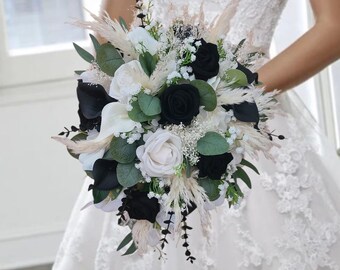 Black White Bouquet Artificial Flower Wedding Arrangement Modern Design Elegant Bridal Cascade Rose Calla Lily Alternative Monochrome Silk