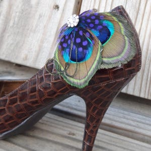 Special Occasion Footwear Peacock Feather Clips Wedding Shoe Accessory Crystal Center Design Elegant Bridal Embellishment Bohemian Style Adornment Customizable Color Option Wedding Day Essential Beautiful Handmade Creation Purple Accent