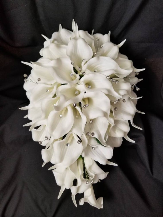 ホワイトブーケ 造花 カラリリー・オーキッド ホワイトブーケ 造花 カラリリー・オーキッド ブーケのフリマ