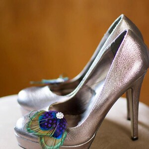 Customizable Wedding Shoes Peacock Feather Clips Bridal Footwear Accessory Crystal Center Design Bohemian Wedding Style Elegant Shoe Embellishment Special Occasion Decoration Unique Bride Gift Wedding Day Essential Beautiful Handmade