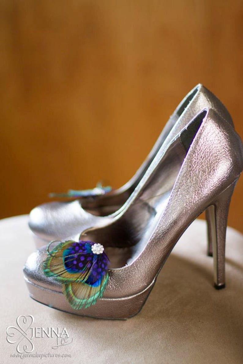 Customizable Wedding Shoes Peacock Feather Clips Bridal Footwear Accessory Crystal Center Design Bohemian Wedding Style Elegant Shoe Embellishment Special Occasion Decoration Unique Bride Gift Wedding Day Essential Beautiful Handmade