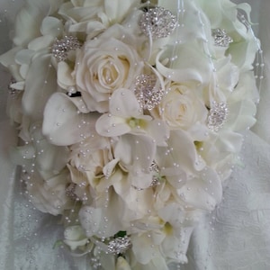 Bouquet en cascade ivoire, callas au toucher réel, roses en soie, orchidées, broche en strass, guirlande de perles, artificiel, faux bouquet de fleurs, classique