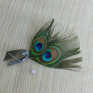Peacock boutonniere, feather boutonniere, button hole, corsage, customizable