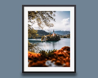 Impresión artística del lago Bled, Eslovenia, foto de una iglesia en la isla otoñal, decoración del hogar con paisaje alpino