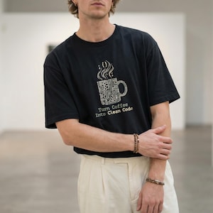 Camiseta para viciados em café e programação | Presente para programadores e amantes de café | Camiseta para programadores | Presente para desenvolvedores | Camiseta para engenheiros de software