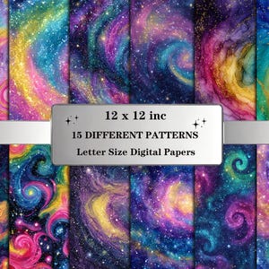 Puede incluir: Un conjunto de 15 patrones de papel digital con temática de galaxias. Los papeles presentan nebulosas arremolinadas en tonos de azul, morado, rosa y dorado. Los papeles miden 30,48 x 30,48 cm y tamaño carta. El texto de la imagen dice "12 x 12 inc" y "15 DIFFERENT PATTERNS Letter Size Digital Papers."