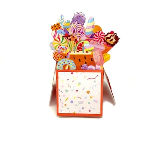 Cartão personalizado de doces pop-up em uma caixa para crianças | Cartão de felicitação divertido em 3D | Cartão feito à mão | Presente exclusivo para comemorações infantis