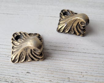 Vintage Brass Jewelry Box Feet, Set of 2, 90 degree for Corner Placement, Ornate Corner Protectors, Craft Supplies, Replacements
