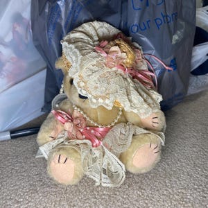 Vintage Handcrafted Victorian Teddy Bear Lace Dress Straw Hat Pearls Size 6"