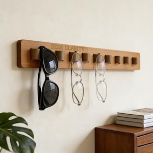 Support mural personnalisé pour ranger vos lunettes en bambou, support pour lunettes de soleil pour 9 paires, cadeau de stockage de lunettes gravé personnalisé pour homme femme