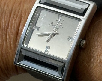KENNETH COLE UNLISTED Gold Crytal Women display picture 1