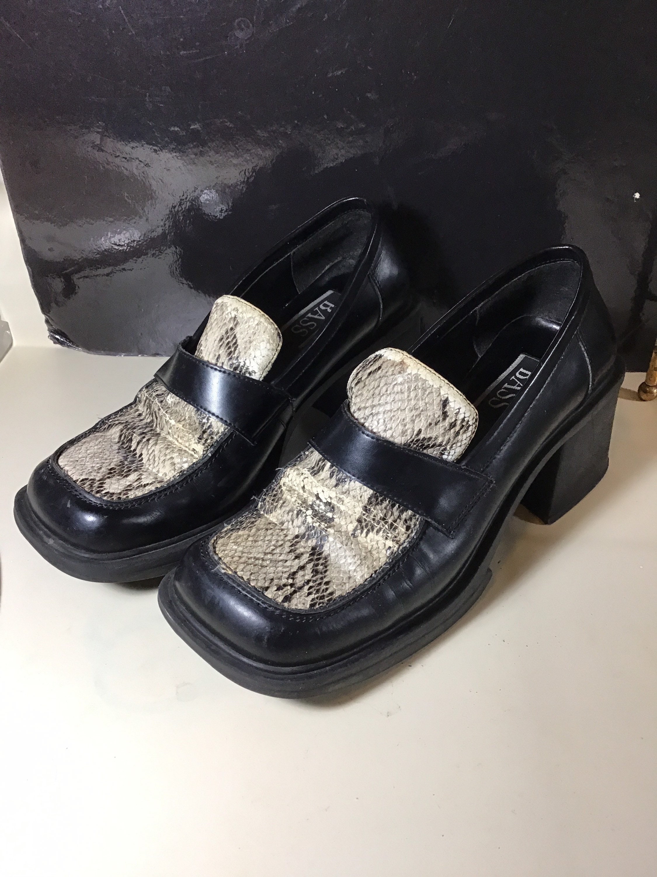 Vintage bakers leather platform heal shoes size 8 Black
