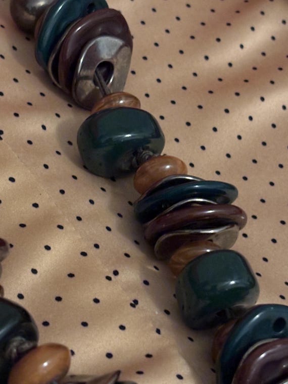 Vintage chunky lucite strung beaded necklace, vintage chunky Bakelite style beaded necklace, vintage olive green & amber, Les Bernard Style View 4