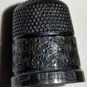 Antique Sterling Victorian embossed design thimble Royal British makers mark, antique Victorian sterling silver thimble English forgers mark