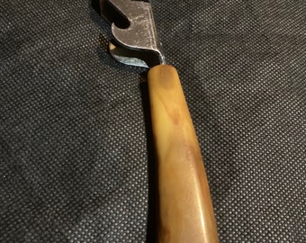 Vintage tortoise Bakelite knife sharpener, vintage metal knife sharpener 7” x 1”