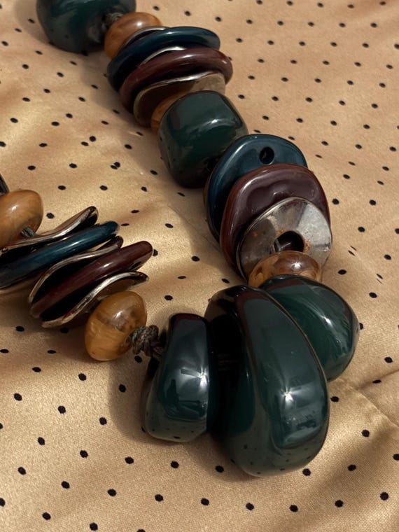 Vintage chunky lucite strung beaded necklace, vintage chunky Bakelite style beaded necklace, vintage olive green & amber, Les Bernard Style View 2