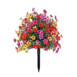 Może przedstawiać: Biały ceramiczny kubek z czarnym uchwytem i napisem "But First, Coffee" w stylu odręcznym. Kubek stoi na białej powierzchni. Kubek ma około 10 cm wysokości.