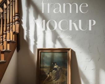 4:5 Vintage lutande mockup | PSD JPG | Rustik träram | Mörk Academia-dekor | Stämningsfull ram