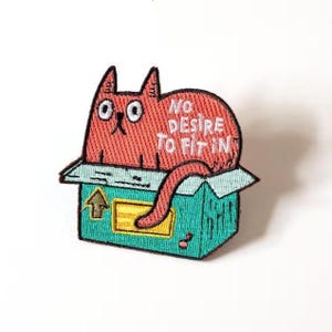 Embroidered Cat Patch – "No Desire to Fit In" Iron-On Badge for Jackets, Backpacks
