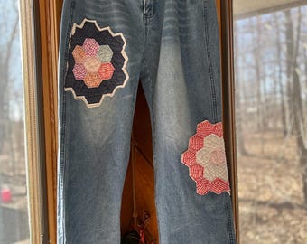 Vaqueros holgados de pierna ancha renovados con apliques de colcha de jardín de flores vintage XXL