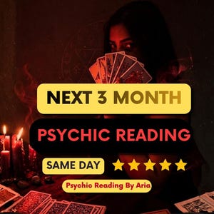 Puede incluir: Imagen oscura con una persona sosteniendo cartas del tarot. Superposiciones de texto que dicen "NEXT 3 MONTH", "PSYCHIC READING" y "SAME DAY", con cinco estrellas doradas. También están presentes las palabras "Psychic Reading By Aria".
