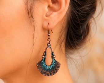 Pendientes rústicos de bronce color turquesa hechos a mano, estilo bohemio, colgantes, joyería, regalo (Reino Unido)