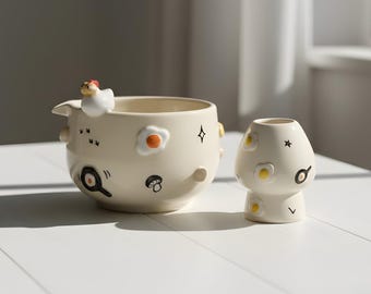Tazón de matcha con huevo frito hecho a mano / Chawan con diseño de pollito adorable en 3D y huevo artístico / Regalo gastronómico único / Juego de té de cerámica azul y naranja esculpido