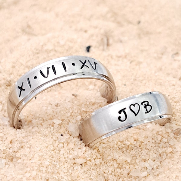 Anillo con nombre personalizado. Anillo personalizado para hombre. Anillo con nombre personalizado, anillo para papá, anillos con nombre a juego para parejas. Anillos a juego para él y para ella. Alianza de boda