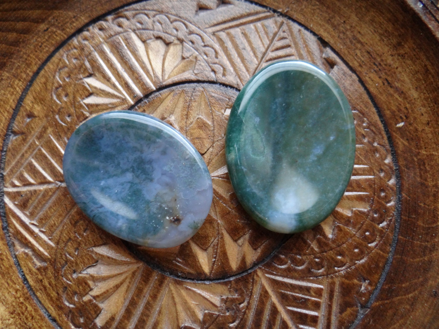 MOSS AGATE Worry Stone Gemstone Crystal Wiccan Pagan | Etsy