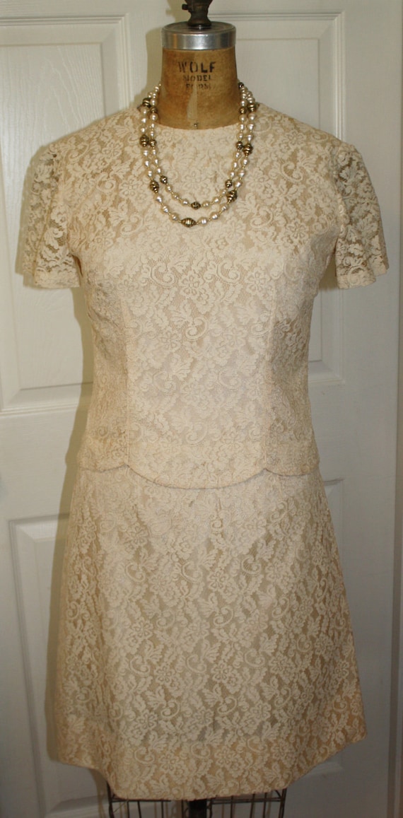 1960's Lace 2 Piece Dress with Scalloped Edge
