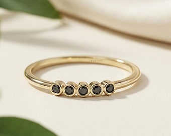 Black Diamond Wedding Band, 5 Stone Ring, Gold Bezel Set Ring, Minimalist Stacking Ring, Anniversary Gift for Her, Dainty Band